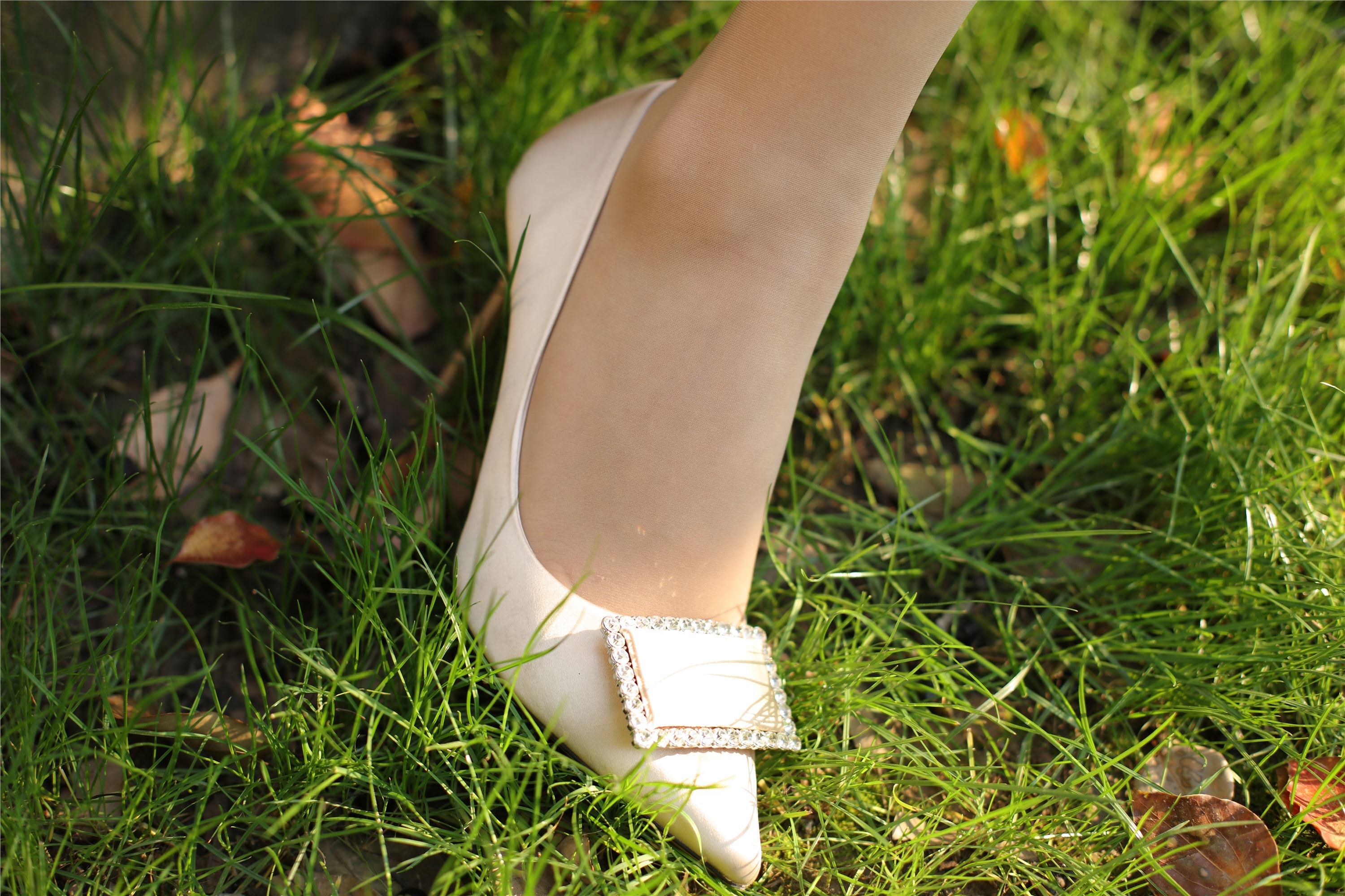 奈丝写真 NO.076 高高-花朵儿吊带裙